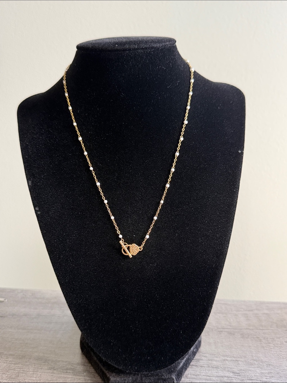 Gold plated stainless steel white and gold chain toggle necklace